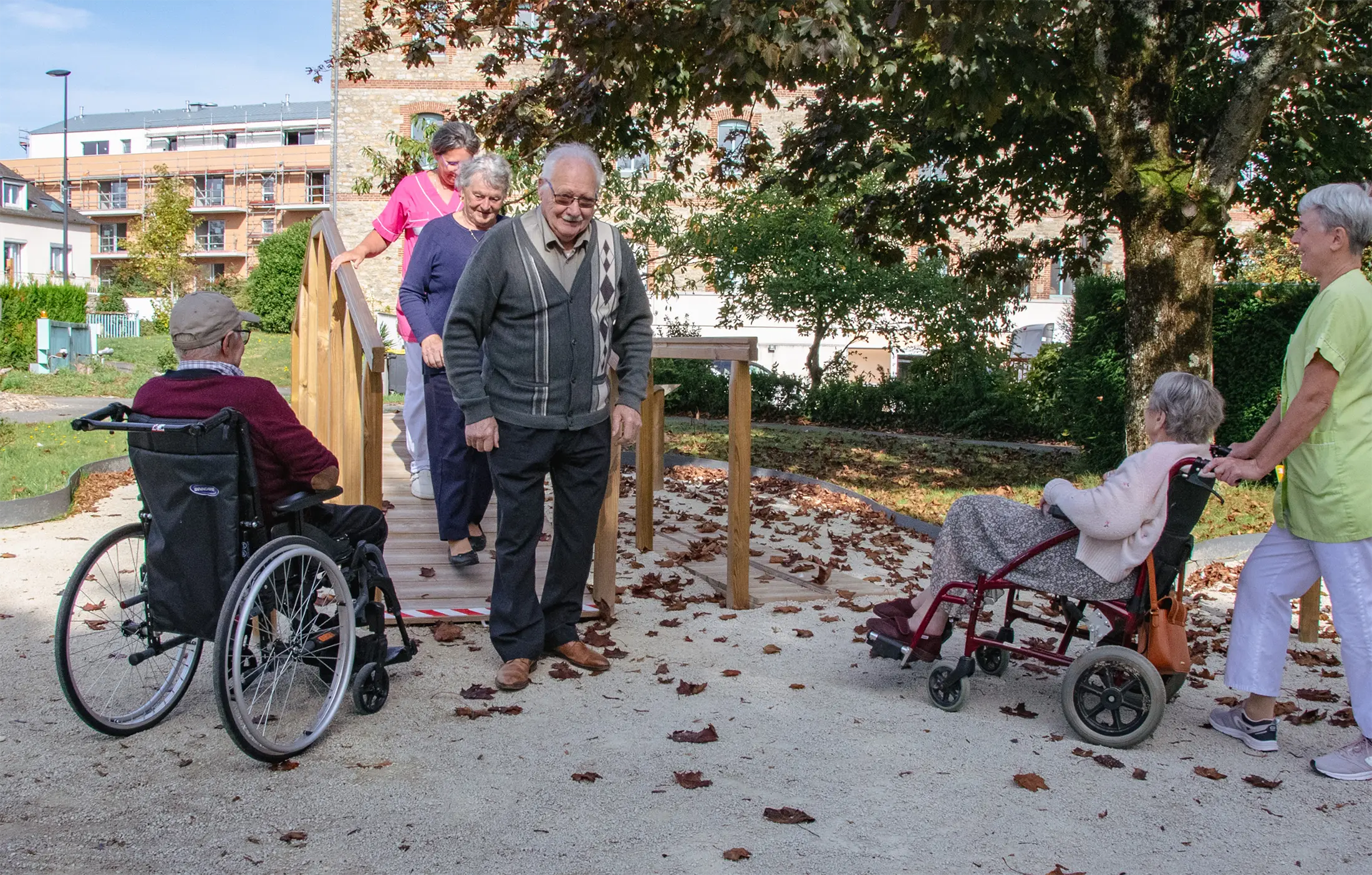 résidents qui profitent du parcours mobilité