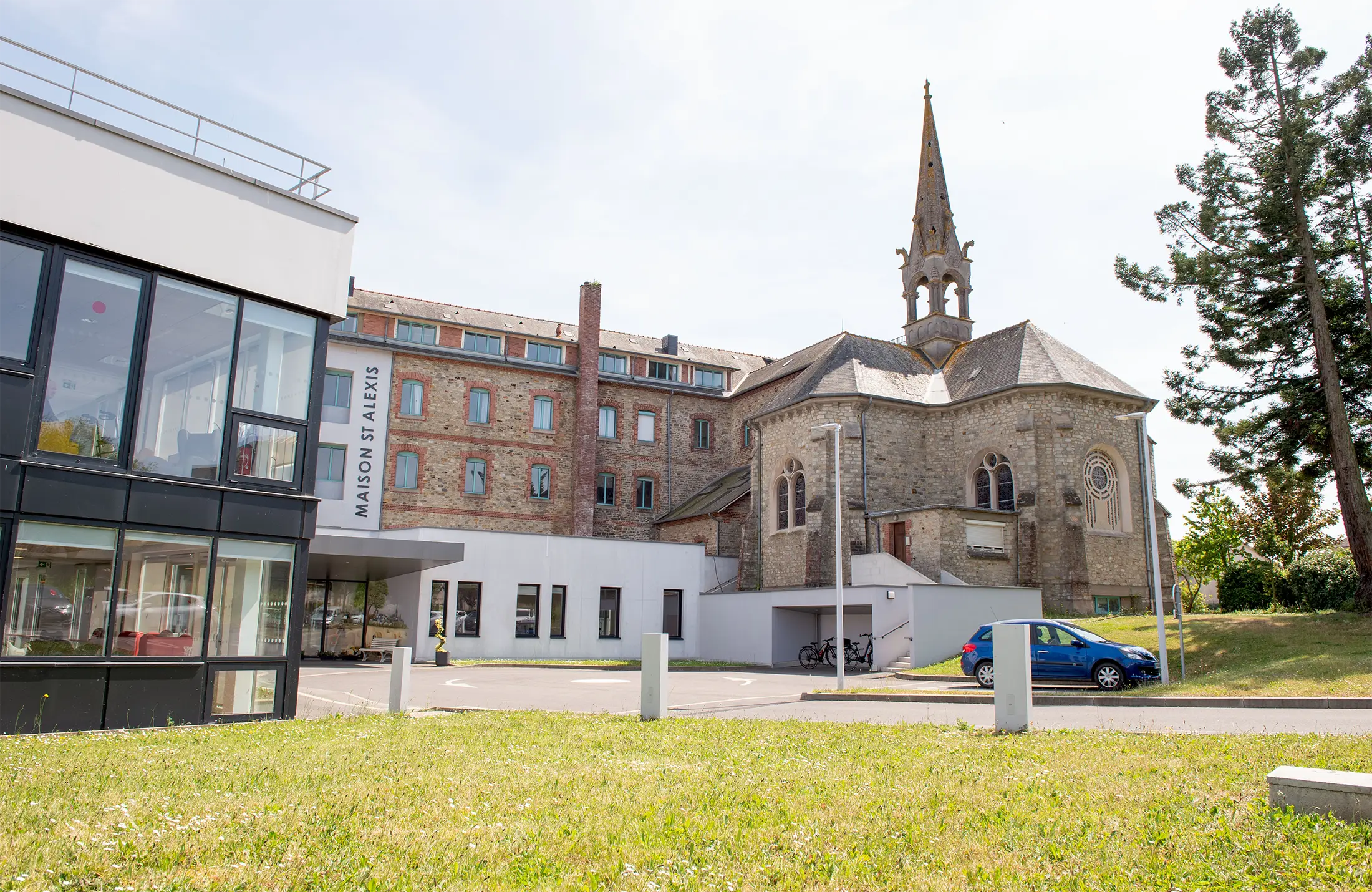 façade entrée principale bâtiment