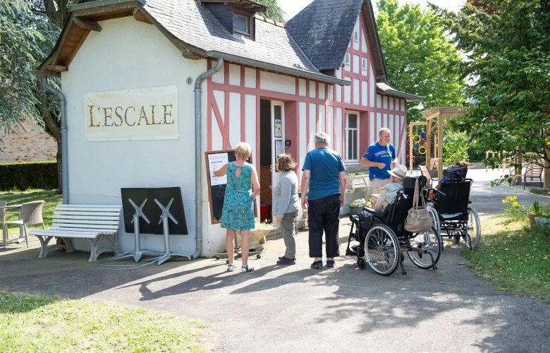 bar bénévole l'escale dans le parc